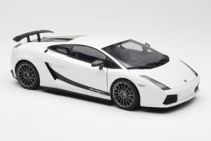 Lamborghini Gallardo Superleggera Monocerus Metallic Blanc AUTOart 1:18 74585 Métal Moulé — image 6 sur 8