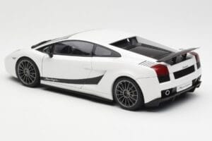 Lamborghini Gallardo Superleggera Monocerus Metallic Blanc AUTOart 1:18 74585 Métal Moulé — image 7 sur 8