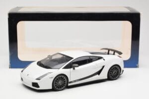 Lamborghini Gallardo Superleggera Monocerus Metallic Blanc AUTOart 1:18 74585 Métal Moulé — image 8 sur 8