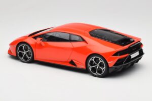 Lamborghini Huracan EVO Arancio Xanto AUTOart 1:18 79214 Composite — image 7 sur 8