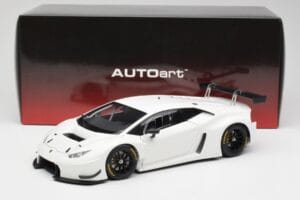 Lamborghini Huracan GT3 Blanc AUTOart 1:18 81527 Métal Moulé — image 8 sur 8