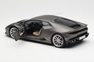Lamborghini Huracan LP610-4 Gris AUTOart 1:18 74606 Composite — image 5 sur 8