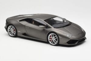 Lamborghini Huracan LP610-4 Gris AUTOart 1:18 74606 Composite — image 6 sur 8