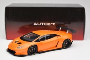 Lamborghini Huracan LP620-2 Super Trofeo Arancio Borealis Pearl Effect Orange AUTOart 1:18 81558 Métal Moulé — image 8 sur 8