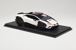 Lamborghini Huracan Sterrato No. 63 Blanc TopSpeed 1:18 TS0610 Résine — image 4 sur 6