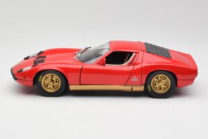 Lamborghini Miura Rouge Anson 1:18 30302 Métal Moulé — image 4 sur 8
