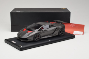 Lamborghini Sesto Elemento Matte Black MR Collection 1:18 LAMB054 Résine — image 6 sur 6