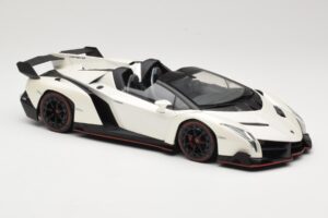 Lamborghini Veneno Roadster Blanc Avec Ligne Rouge Kyosho 1:18 C09502W Métal Moulé — image 4 sur 6