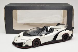 Lamborghini Veneno Roadster Blanc Avec Ligne Rouge Kyosho 1:18 C09502W Métal Moulé — image 6 sur 6