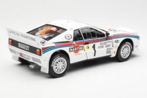Lancia 037 Martini #1 W. Rohrl / C. Geistdorfer Winner Rally Monte Carlo 1983 Version de Nuit Kyosho 1:18 08306A Métal Moulé — image 3 sur 8