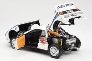 Lancia 037 Martini #1 W. Rohrl / C. Geistdorfer Winner Rally Monte Carlo 1983 Version de Nuit Kyosho 1:18 08306A Métal Moulé — image 5 sur 8