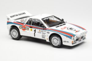 Lancia 037 Martini #1 W. Rohrl / C. Geistdorfer Winner Rally Monte Carlo 1983 Version de Nuit Kyosho 1:18 08306A Métal Moulé — image 6 sur 8