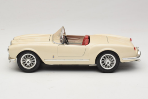 Lancia Aurelia B24 Spider Beige Bburago 1:18 3010-M2 Métal Moulé — image 4 sur 8