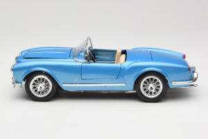 Lancia Aurelia B24 Spider Bleu Bburago 1:18 3010-M1 Métal Moulé — image 4 sur 8
