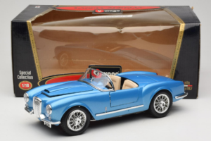 Lancia Aurelia B24 Spider Bleu Bburago 1:18 3010-M1 Métal Moulé — image 8 sur 8