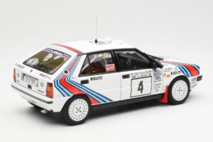 Lancia Delta HF 4WD #4 M. Alen / I. Kivimaki Martini Rally 1000 Lakes 1987 Kyosho 1:18 08960B Métal Moulé — image 3 sur 8