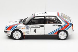 Lancia Delta HF 4WD #4 M. Alen / I. Kivimaki Martini Rally 1000 Lakes 1987 Kyosho 1:18 08960B Métal Moulé — image 4 sur 8