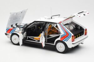 Lancia Delta HF 4WD #4 M. Alen / I. Kivimaki Martini Rally 1000 Lakes 1987 Kyosho 1:18 08960B Métal Moulé — image 5 sur 8