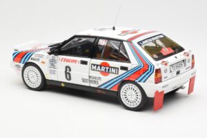 Lancia Delta HF 4WD #6 M. Biasion / T. Siviero Martini Rally Monte Carlo 1987 Kyosho 1:18 08960A Métal Moulé — image 7 sur 8