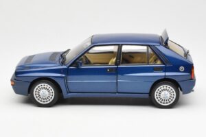 Lancia Delta HF Integrale Evo II Bleu Kyosho 1:18 08341BL Métal Moulé — image 4 sur 8