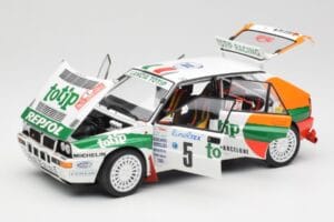 Lancia Delta HF Integrale Evo II Totip #5 A. Aghini / S. Farnocchia Rally Monte Carlo 1993 Kyosho 1:18 08348F Métal Moulé — image 2 sur 8