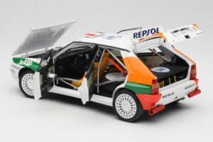 Lancia Delta HF Integrale Evo II Totip #5 A. Aghini / S. Farnocchia Rally Monte Carlo 1993 Kyosho 1:18 08348F Métal Moulé — image 5 sur 8