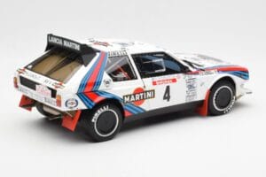 Lancia Delta S4 Martini #4 H. Toivonen / S. Cresto Rally Tour de Corse 1986 AUTOart 1:18 88620 Métal Moulé — image 3 sur 8