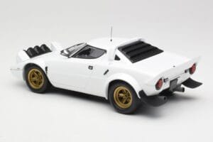 Lancia Stratos HF Stradale Blanc Minichamps 1:18 155741700 Métal Moulé — image 5 sur 6