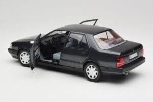 Lancia Thema Turbo 16V LX Serie II Noir Mitica 1:18 202010-D Métal Moulé — image 5 sur 8