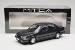 Lancia Thema Turbo 16V LX Serie II Noir Mitica 1:18 202010-D Métal Moulé — image 8 sur 8
