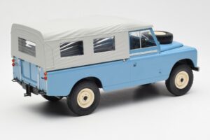 Land Rover Series II 109 Pick Up Closed Bleu MCG 1:18 MCG18094 Métal Moulé — image 2 sur 6