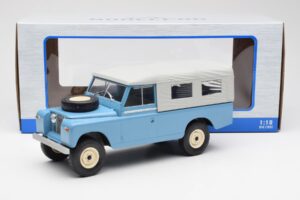 Land Rover Series II 109 Pick Up Closed Bleu MCG 1:18 MCG18094 Métal Moulé — image 6 sur 6