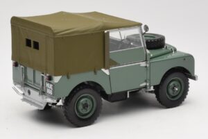 Land Rover 88 Series I Vert Minichamps 1:18 150168900 Métal Moulé — image 3 sur 8