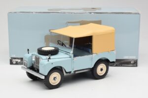 Land Rover 88 Series I RAF Blue Minichamps 1:18 150168908 Métal Moulé — image 8 sur 8