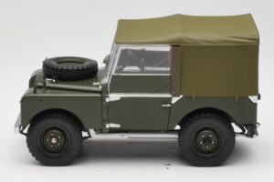 Land Rover 88 Series I Matt Green Minichamps 1:18 150168909 Métal Moulé — image 4 sur 8