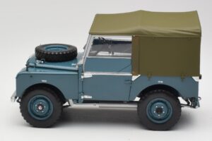 Land Rover 88 Series I Bleu Clair Minichamps 1:18 150168907 Métal Moulé — image 4 sur 8
