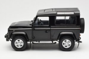 Land Rover Defender 90 Santorini Noir Métallisé Kyosho 1:18 08901BK Métal Moulé — image 4 sur 8