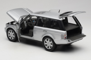 Land Rover Range Rover L322 Argent Welly 1:18 12536W Métal Moulé — image 5 sur 8