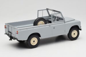 Land Rover Series II 109 Pickup Gris MCG 1:18 MCG18092 Métal Moulé — image 2 sur 6