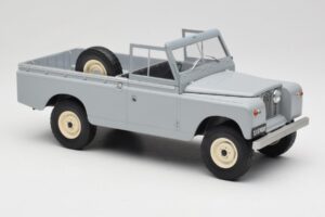 Land Rover Series II 109 Pickup Gris MCG 1:18 MCG18092 Métal Moulé — image 4 sur 6
