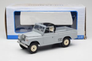 Land Rover Series II 109 Pickup Gris MCG 1:18 MCG18092 Métal Moulé — image 6 sur 6