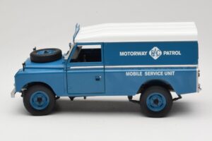 Land Rover Series III 109 Soft Top Motorway Patrol Bleu Eagles Race 1:18 4403 Métal Moulé — image 4 sur 8