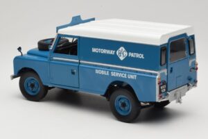Land Rover Series III 109 Soft Top Motorway Patrol Bleu Eagles Race 1:18 4403 Métal Moulé — image 7 sur 8