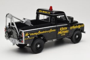 Land Rover Series III Véhicule de Récupération Noir Universal Hobbies 1:18 4411 Métal Moulé — image 3 sur 8