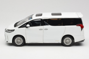 Lexus LM300h White Pearl Kyosho 1:18 08963WP Métal Moulé — image 4 sur 8