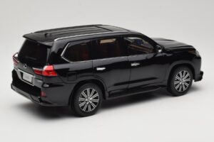 Lexus LX570 J200 Noir LCD 1:18 LCD18010-BL Métal Moulé — image 3 sur 8