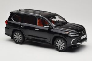 Lexus LX570 J200 Noir LCD 1:18 LCD18010-BL Métal Moulé — image 6 sur 8
