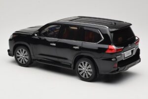 Lexus LX570 J200 Noir LCD 1:18 LCD18010-BL Métal Moulé — image 7 sur 8