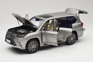Lexus LX570 Sonic Titane Kyosho 1:18 08955T Métal Moulé — image 2 sur 8