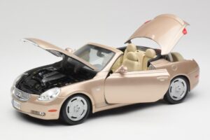 Lexus SC430 Beige Maisto 1:18 31629 Métal Moulé — image 2 sur 8